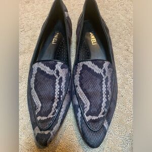 Vaneli women’s suede animal print flats size 8.5 NARROW